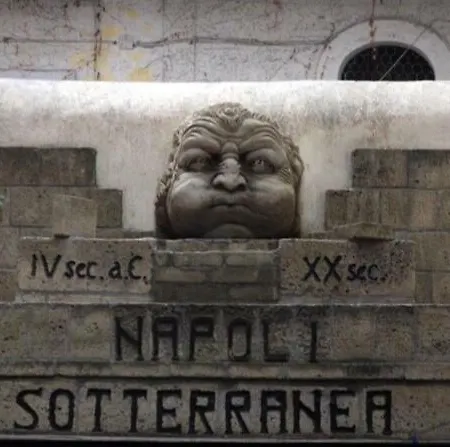 Spaccanapoli 22
